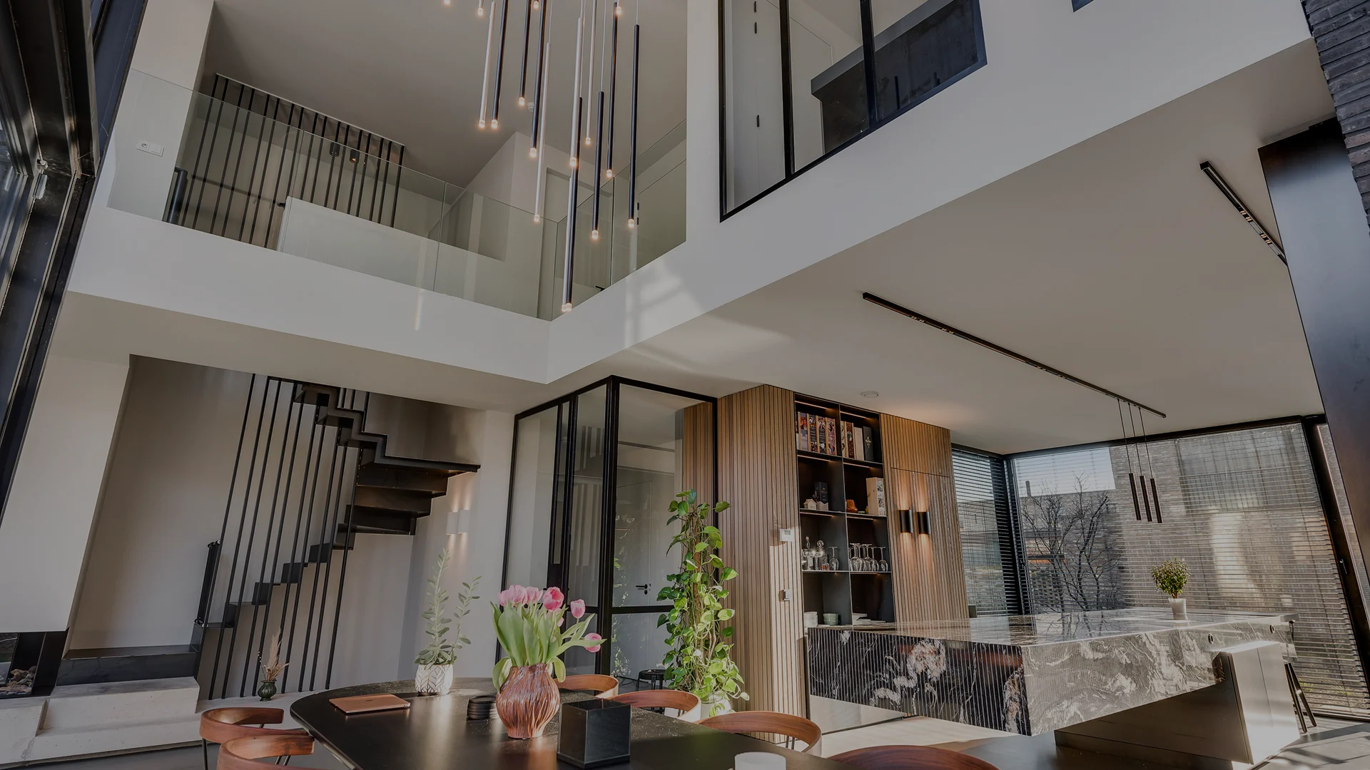 eindhoven blauwstaal keuken stalentrap buitenhaard stalenkozijn vide taatsdeur strijp9 (1) 1