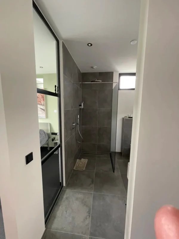 vlijmen balustrade vide stalendeur stalentrap badkamer ensuite maatwerk waterslag poortje23