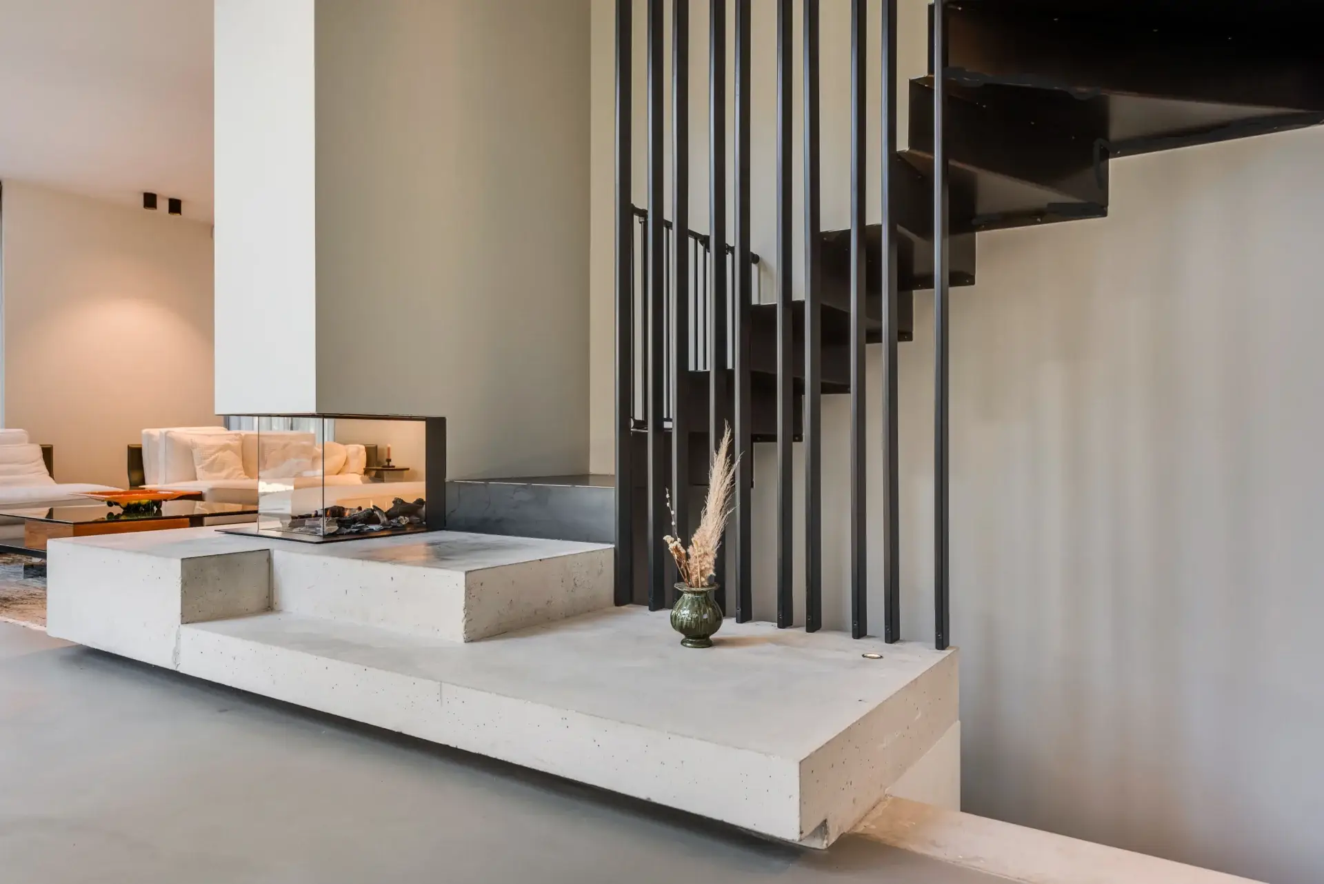 eindhoven blauwstaal keuken stalentrap buitenhaard stalenkozijn vide taatsdeur strijp10 (1)